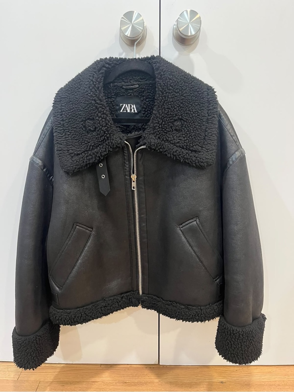Zara women’s Black Faux leather and Shearling Aviator Jacket size M